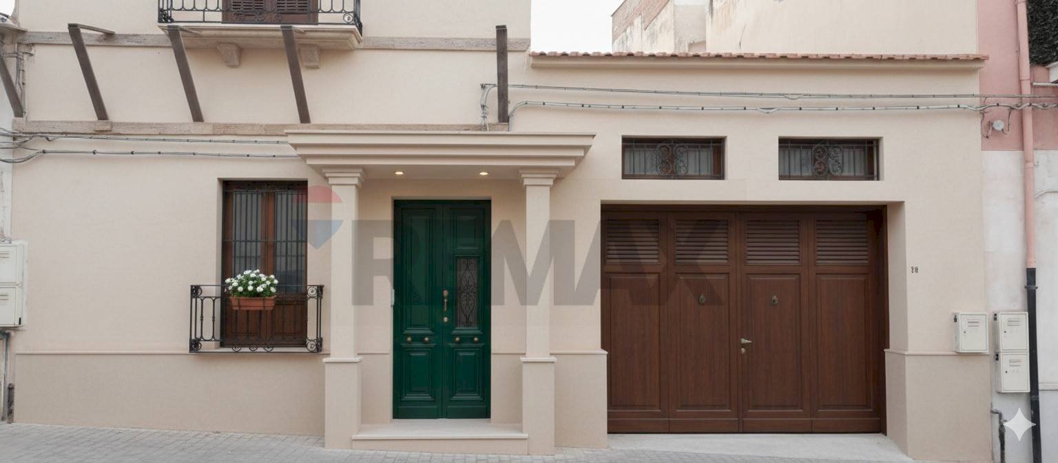 Edificio all\'aperto - Rustico Via Alfredo  Cappellini
 
26/28/30, Vittoria - foto 1