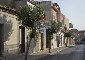 Edificio all\'aperto - Rustic Via Alfredo  Cappellini
 
26/28/30, Vittoria - photo 4