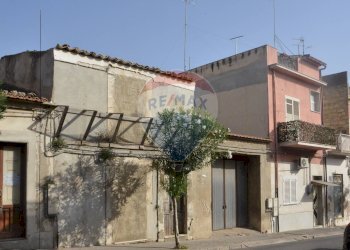 Edificio all\'aperto - Rustic Via Alfredo  Cappellini
 
26/28/30, Vittoria - photo 2