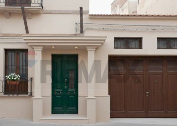 Edificio all\'aperto - Rustic Via Alfredo  Cappellini
 
26/28/30, Vittoria - photo 1