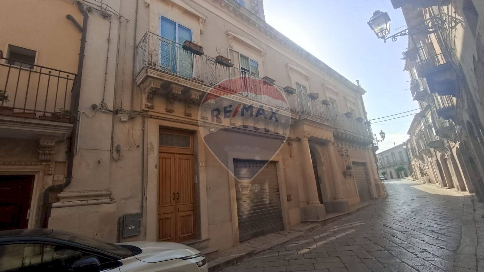 Edificio all\'aperto - Casa indipendente via vittorio emanuele
 
19, Chiaramonte Gulfi - foto 3