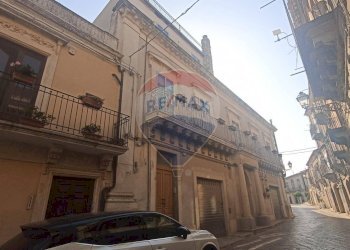 Edificio all\'aperto - Casa indipendente via vittorio emanuele
 
19, Chiaramonte Gulfi - foto 5