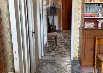 Hall / corridoio - Casa indipendente via vittorio emanuele
 
19, Chiaramonte Gulfi - foto 9