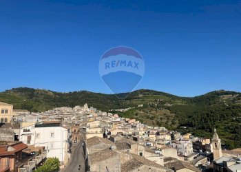 Vista delle montagne - Casa indipendente via vittorio emanuele
 
19, Chiaramonte Gulfi - foto 45