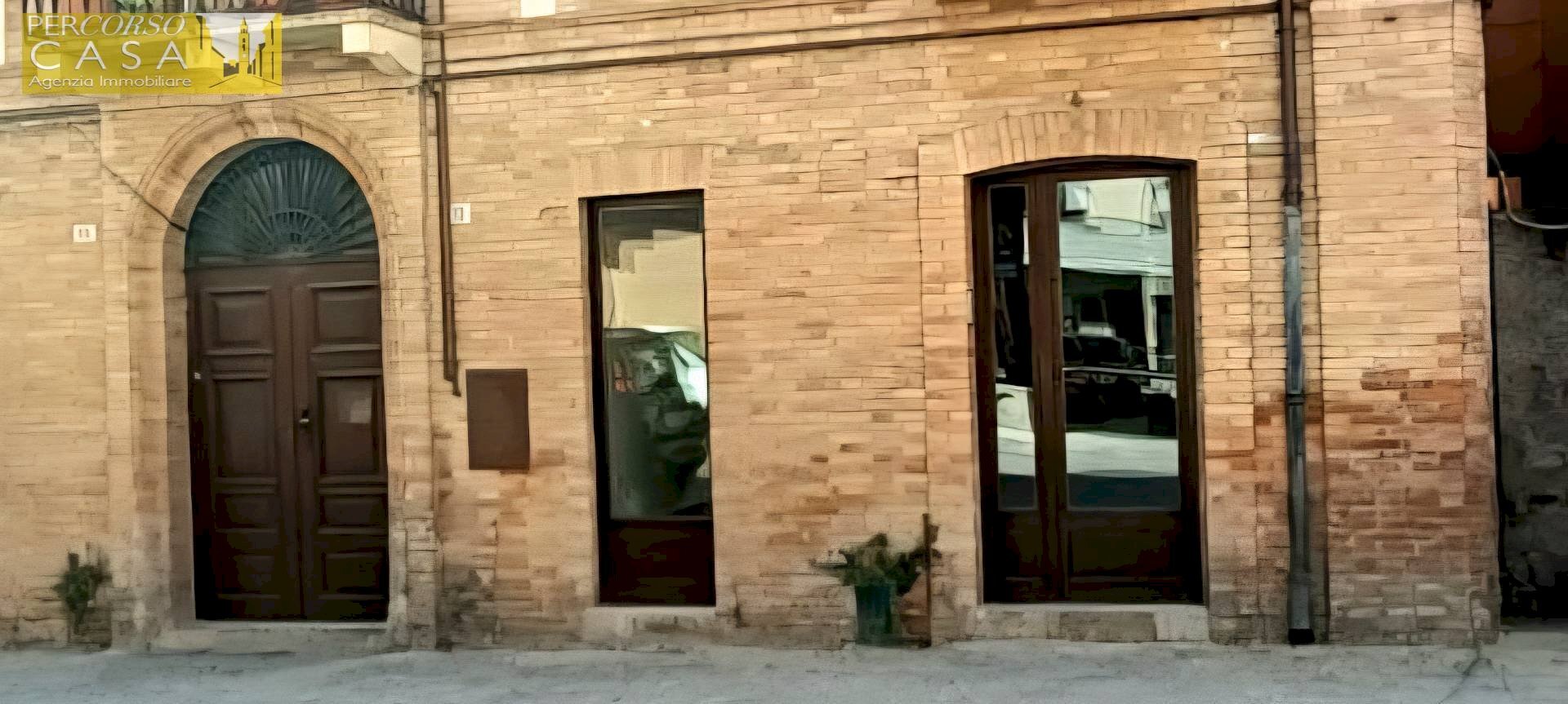 Foto 1 - Locale Commerciale via Del Castello, Teramo - foto 1