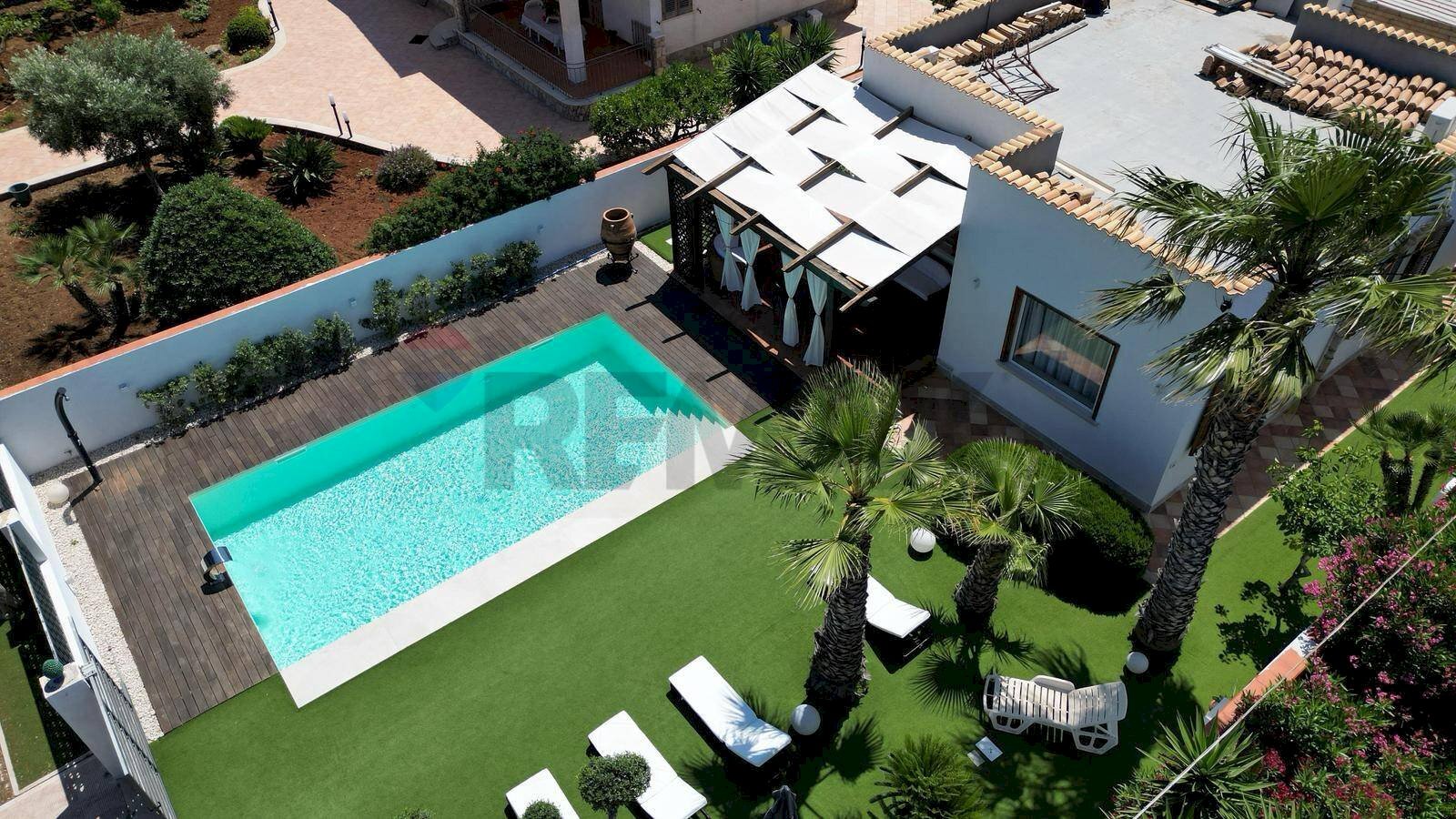 Piscina - Villa Via Della Cernia
 
13, Valderice - foto 2