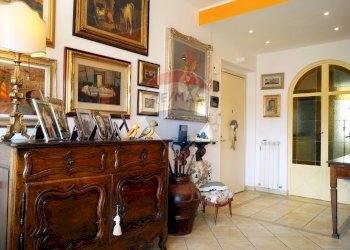 Hall / corridoio - Apartment Via della Meloria
73/A, Livorno - photo 11