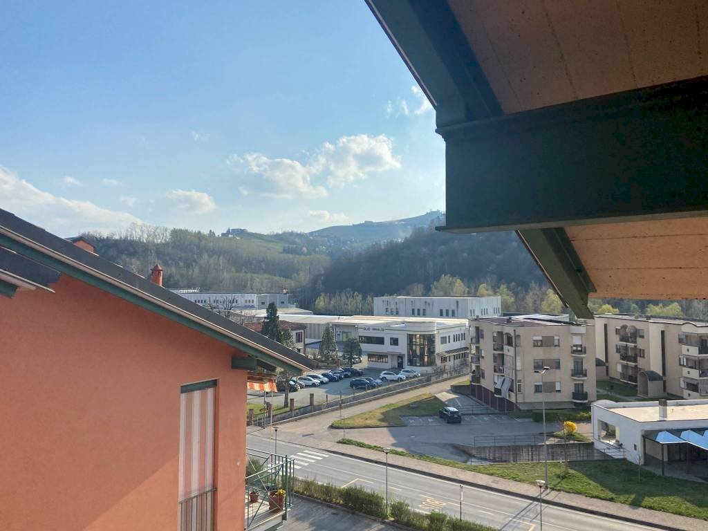 Vista - Attico corso Cortemilia, 47, Alba - foto 1