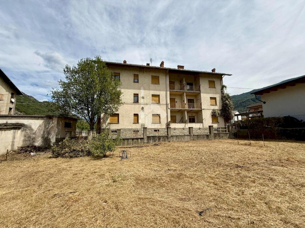 Stabile - Palazzo Saint, Saint-Marcel - foto 1