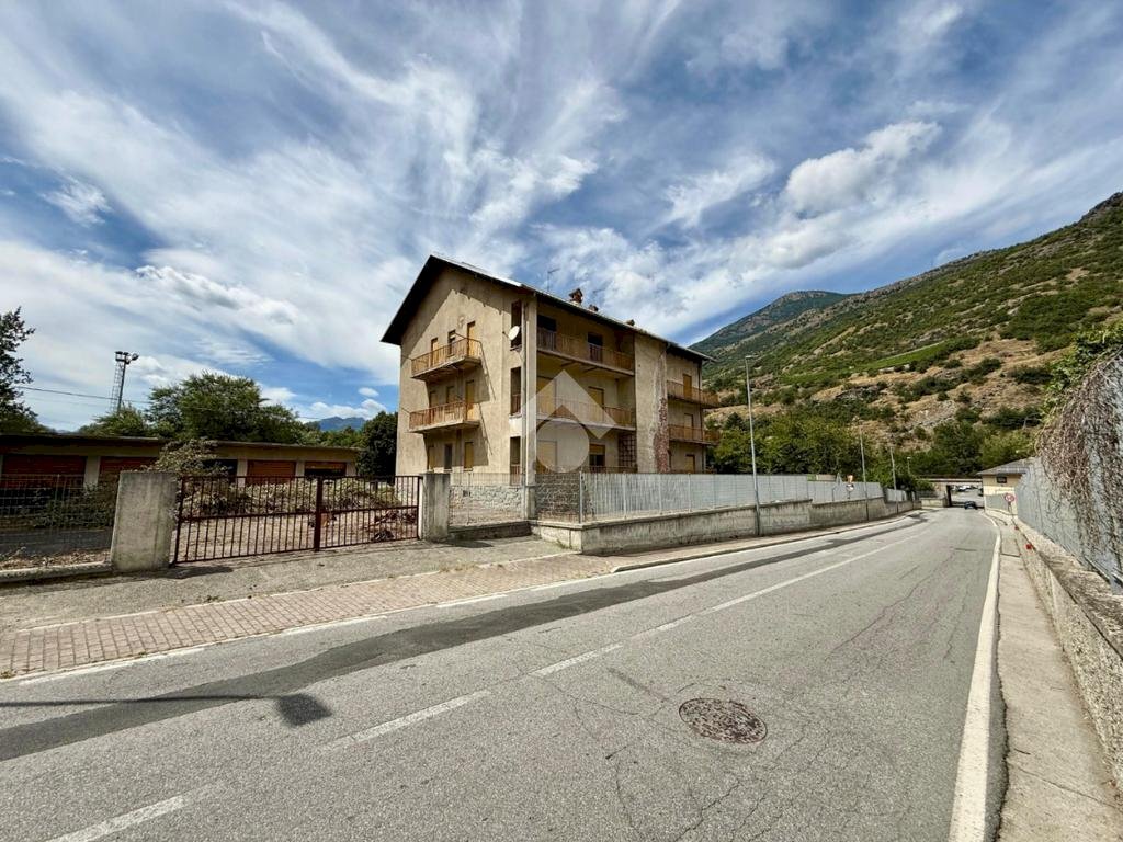 Stabile - Palazzo Saint, Saint-Marcel - foto 2