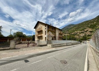 Stabile - Palazzo Saint, Saint-Marcel - foto 2