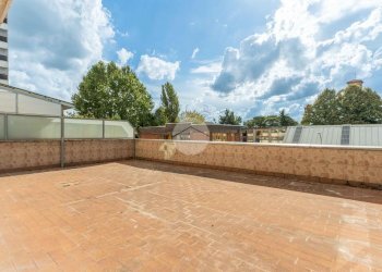 Three-room apartment Viale Indipendenza, Trezzano sul Naviglio - photo 7