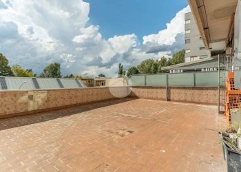 Three-room apartment Viale Indipendenza, Trezzano sul Naviglio - photo 9