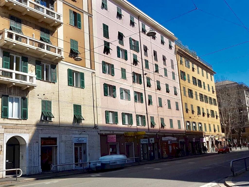 Warehouse Corso Buenos Aires, Genova (neighborhood Foce) - photo 1