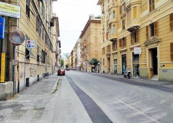 Warehouse Corso Buenos Aires, Genova (neighborhood Foce) - photo 6