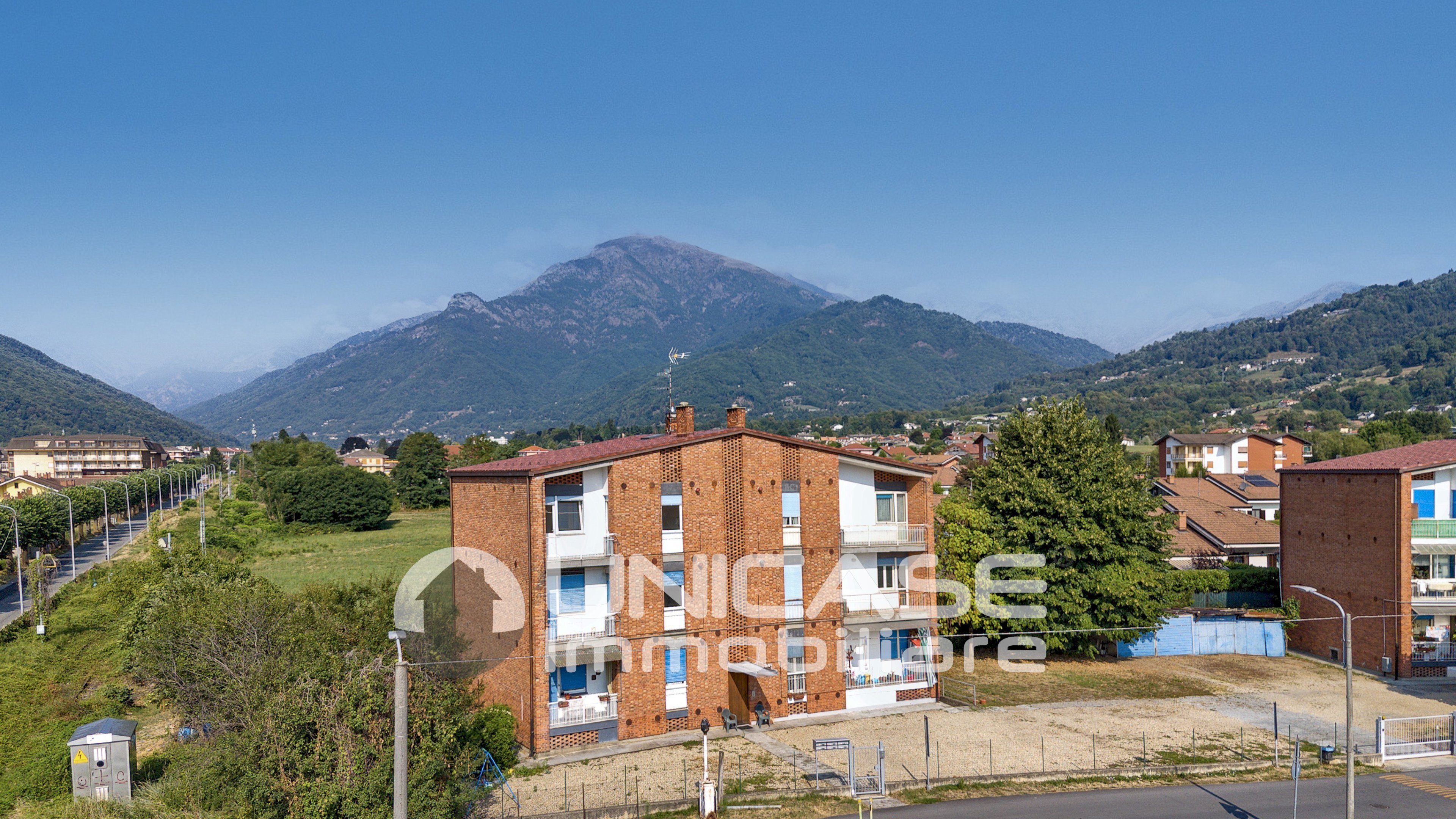 Facciata - Quadrilocale via Malan, 27, frazione Airali, Luserna San Giovanni - foto 3