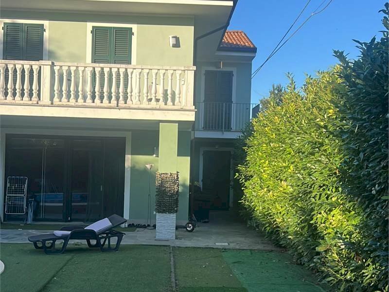 Villa Alessandria - foto 1