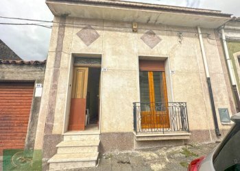 Casa indipendente Piedimonte Etneo - foto 1