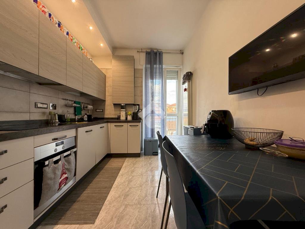 Three-room apartment Viale martiri della libertà, Borgaro Torinese - photo 2