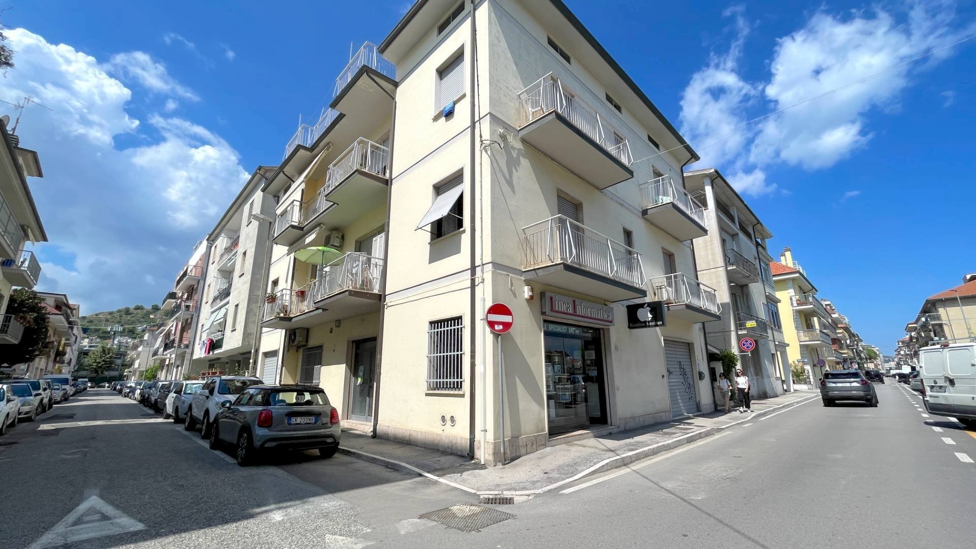 Foto 1 - Locale Commerciale Via Marsala
 
55, San Benedetto del Tronto - foto 1