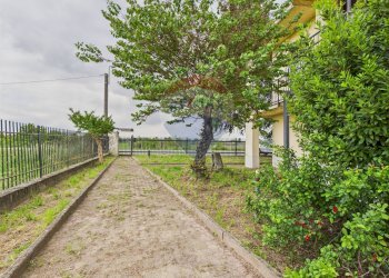 Giardino - Villa Strada Provinciale 1
 
19, Lungavilla - foto 13