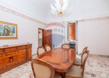 Sala da pranzo - Casa indipendente Via Vittorio Veneto
 
357, Grammichele - foto 5