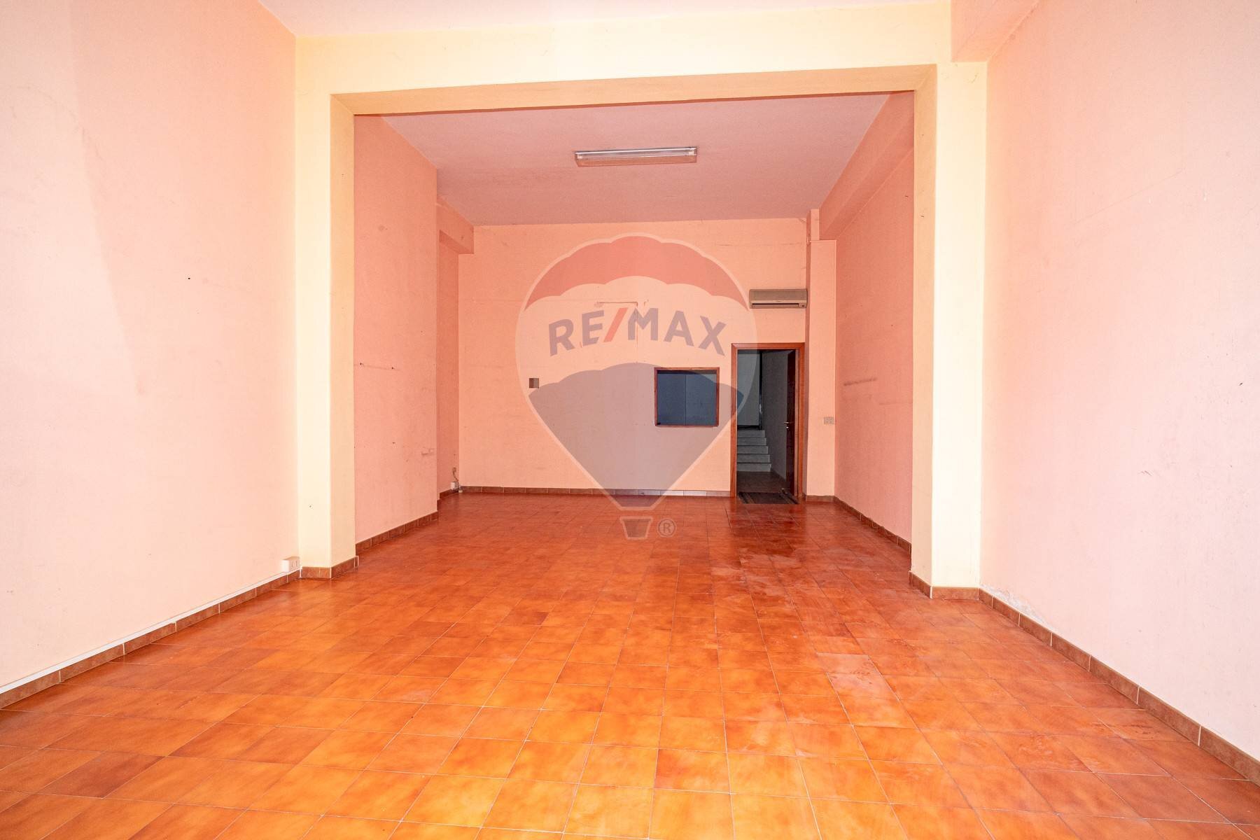 Stanza vuota - Negozio Via Mirone
 
16, Viagrande - foto 2