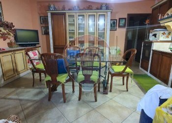 Sala da pranzo - Villa VIA FISICARA
 
16, Caltagirone - foto 3