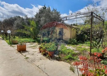 Giardino - Villa VIA FISICARA
 
16, Caltagirone - foto 19