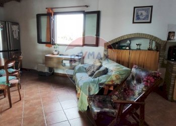 Sala da pranzo - Villa CONTRADA COSTA BAIRA
 
16, Caltagirone - foto 15