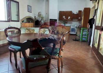 Sala da pranzo - Villa CONTRADA COSTA BAIRA
 
16, Caltagirone - foto 17