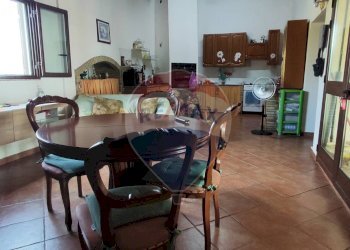 Sala da pranzo - Villa CONTRADA COSTA BAIRA
 
16, Caltagirone - foto 19
