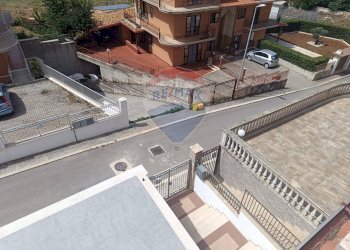 Edificio all\'aperto - Trilocale Via Edoardo De Filippo
 
snc, San Marco in Lamis - foto 4