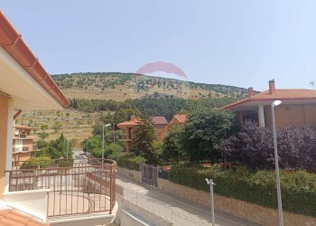 Vista delle montagne - Trilocale Via Edoardo De Filippo
 
snc, San Marco in Lamis - foto 8