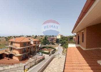 Edificio all\'aperto - Trilocale Via Edoardo De Filippo
 
snc, San Marco in Lamis - foto 9