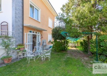 Foto 7 - Villa Via Carducci
 
4, Gazzada Schianno - foto 3