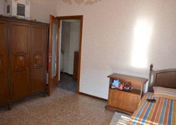 Camera da letto - Bilocale via Paolo Mantegazza, 15, Parabiago - foto 8