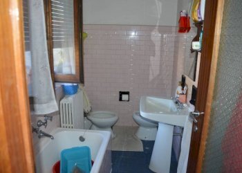 Bagno - Two-room apartment via Paolo Mantegazza, 15, Parabiago - photo 10
