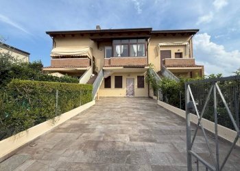 Facciata - Trilocale via San Rocco, Saludecio - foto 1