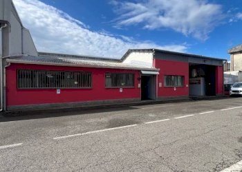 Facciata - Capannone via John Fitzgerald Kennedy, Caronno Pertusella - foto 1