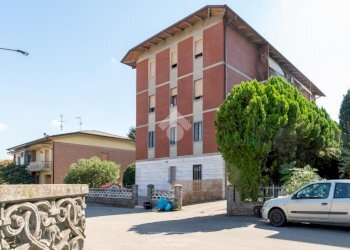 Four-room apartment Via Goffredo Mameli, Vignola - photo 1