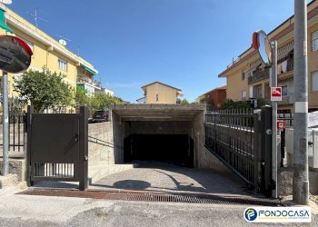 Foto 5 - Box Via Palestro
 
7, Loano - foto 5