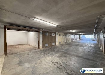 Foto 10 - Box Via Palestro
 
7, Loano - foto 10