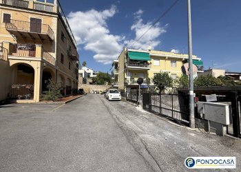 Foto 18 - Box Via Palestro
 
7, Loano - foto 18
