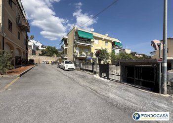 Foto 19 - Box Via Palestro
 
7, Loano - foto 19