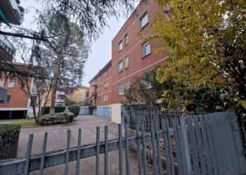 Cortile interno - Trilocale via Riccardo Stracciari, Bologna (zona Santo Stefano) - foto 16