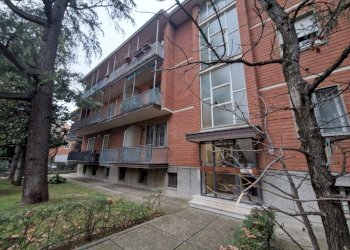 Facciata - Monolocale via Riccardo Stracciari, Bologna (zona Santo Stefano) - foto 5