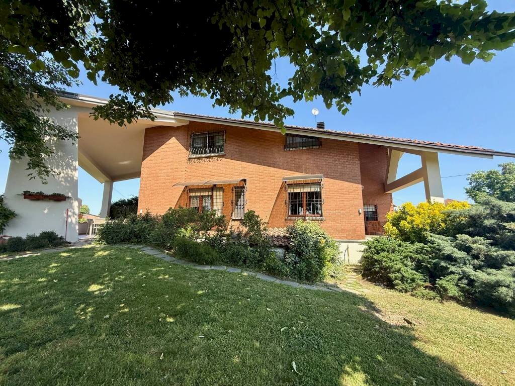 Facciata - Villa via Poirino, 397, Carmagnola - foto 1