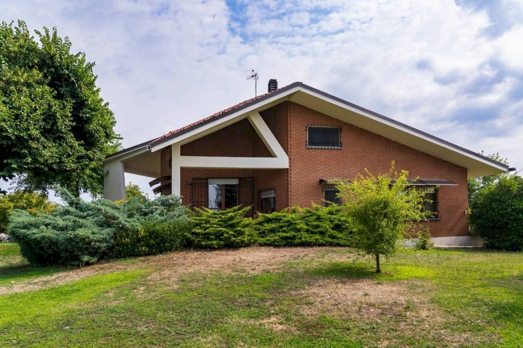 Facciata - Villa via Poirino, 397, Carmagnola - foto 2