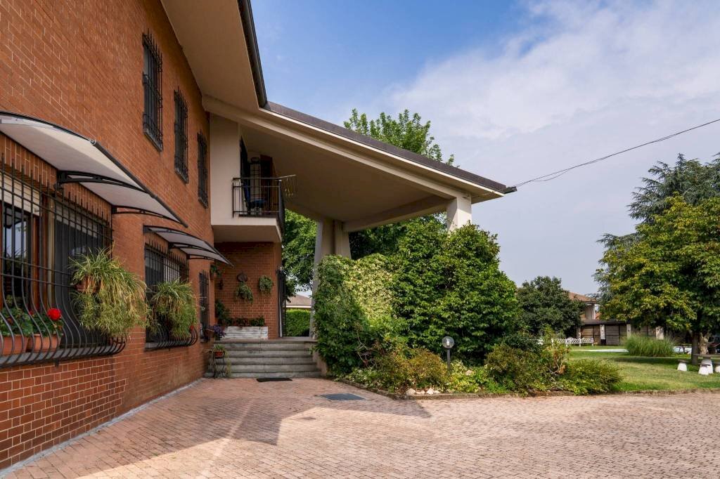 Facciata - Villa via Poirino, 397, Carmagnola - foto 3